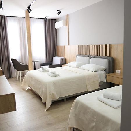 Sol Hotel Shkodër エクステリア 写真
