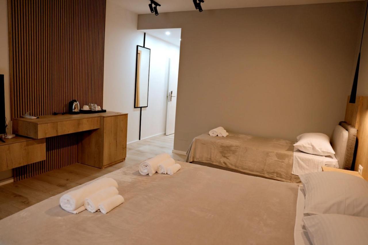 Sol Hotel Shkodër エクステリア 写真