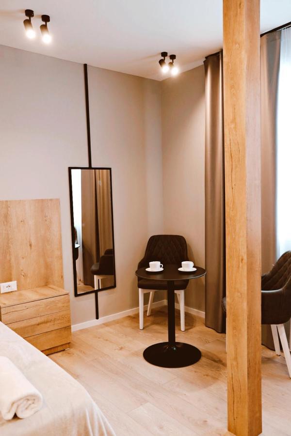 Sol Hotel Shkodër エクステリア 写真