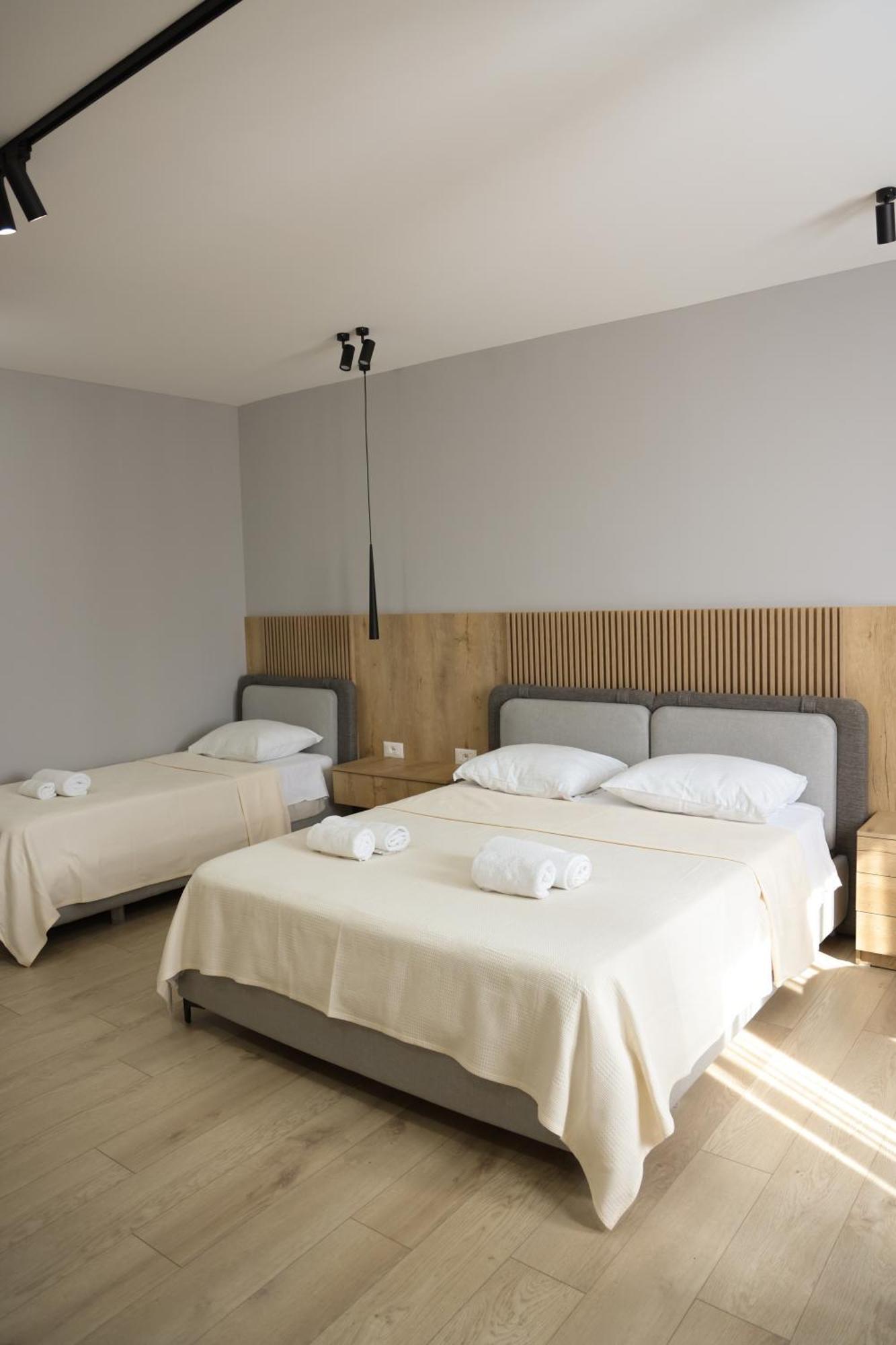 Sol Hotel Shkodër エクステリア 写真