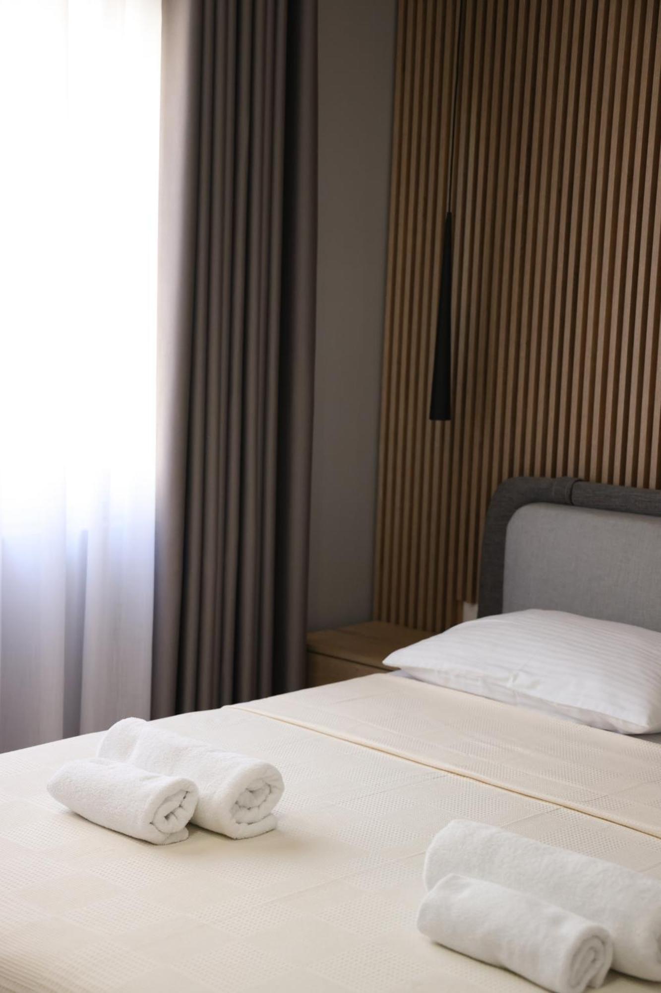 Sol Hotel Shkodër エクステリア 写真