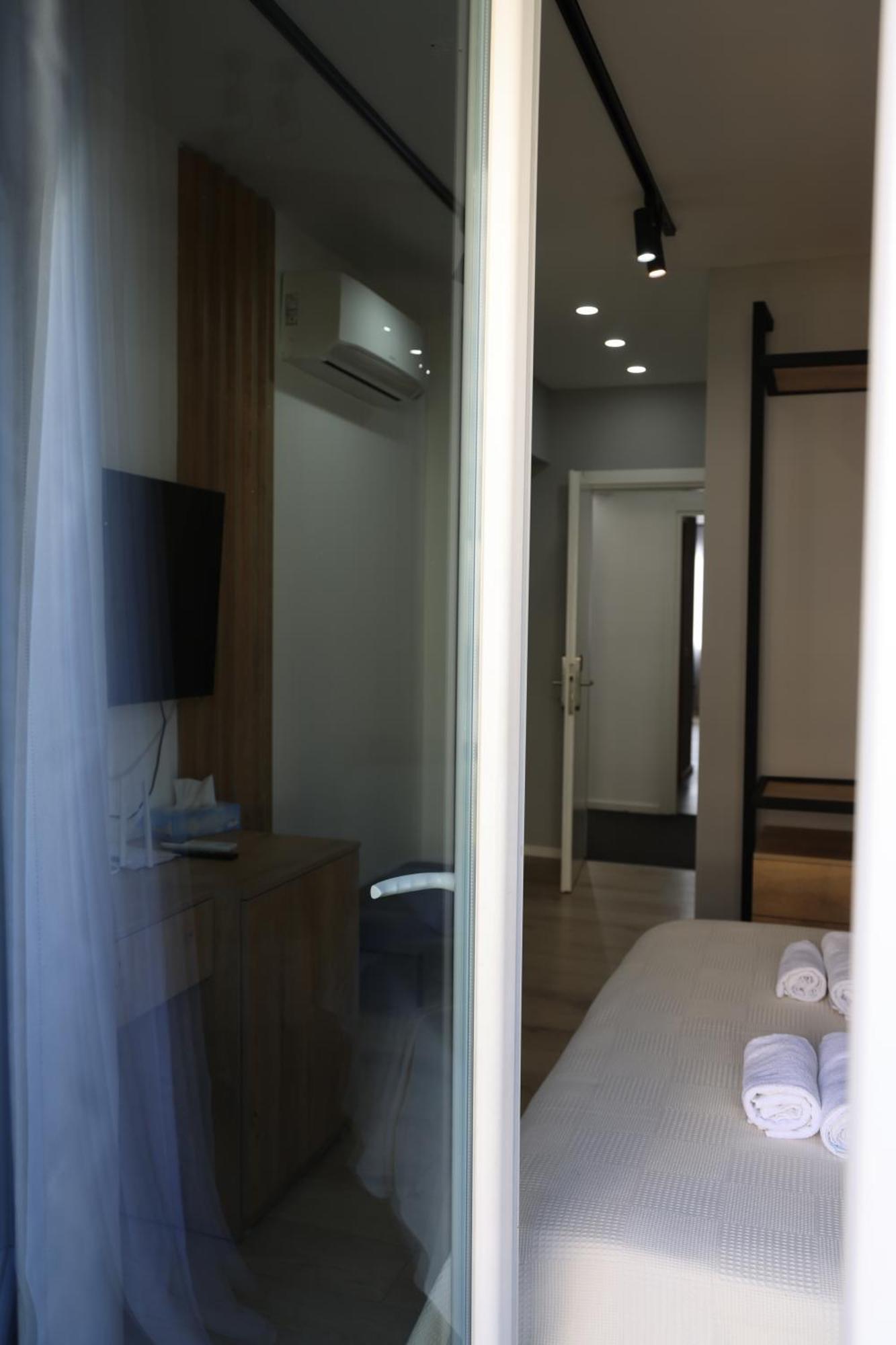 Sol Hotel Shkodër エクステリア 写真