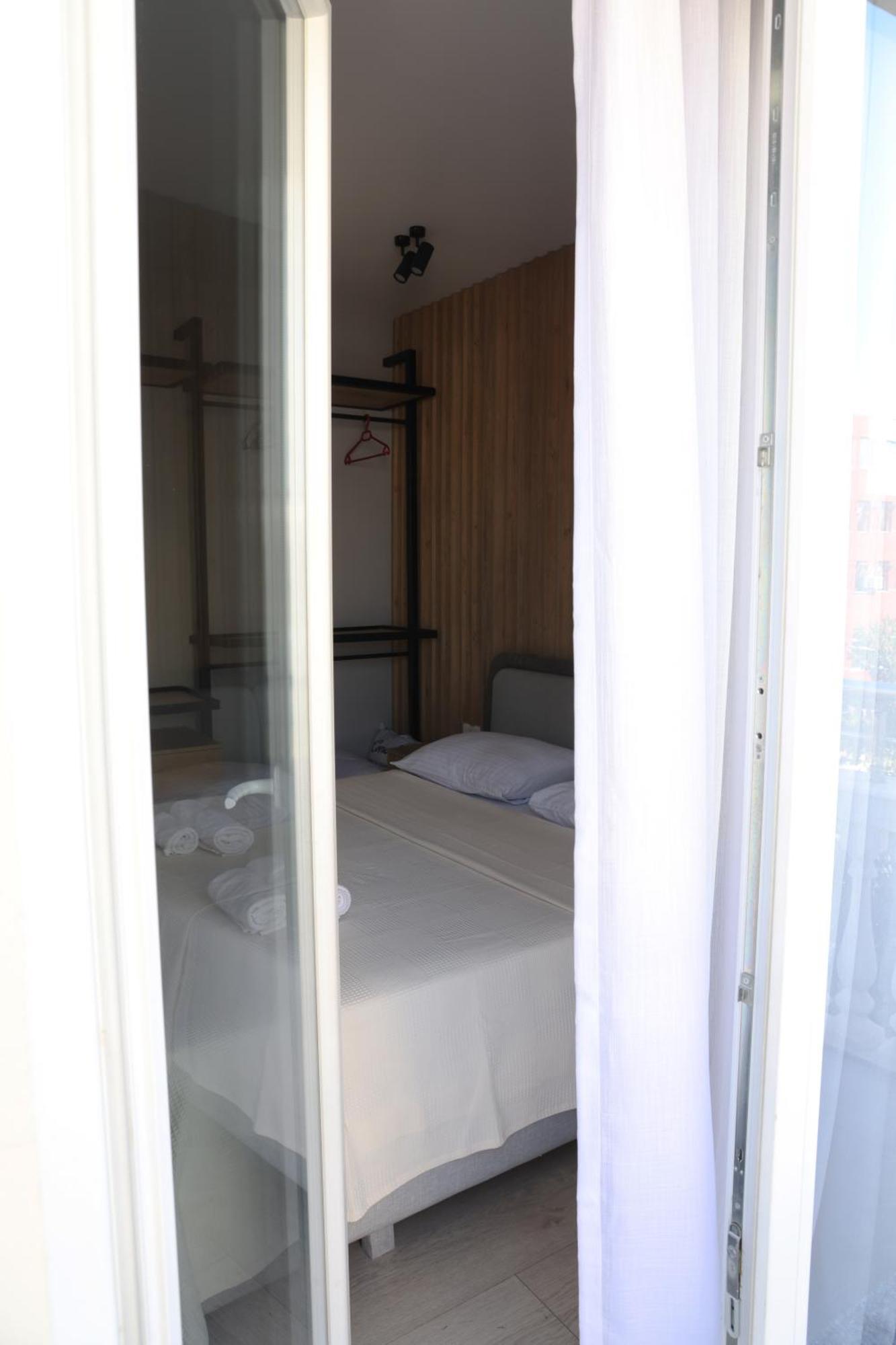 Sol Hotel Shkodër エクステリア 写真