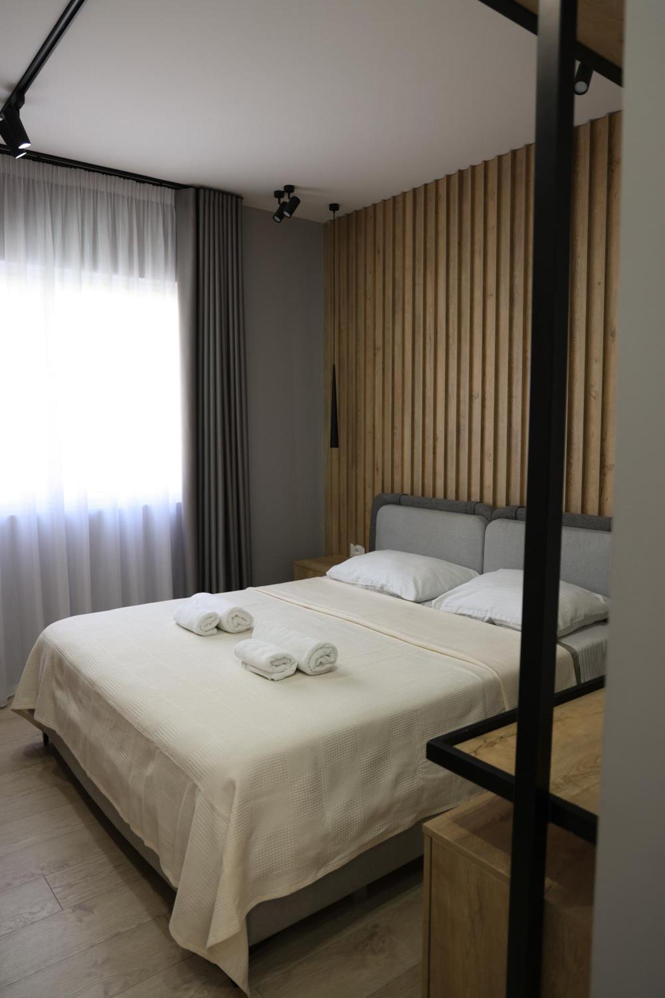 Sol Hotel Shkodër エクステリア 写真